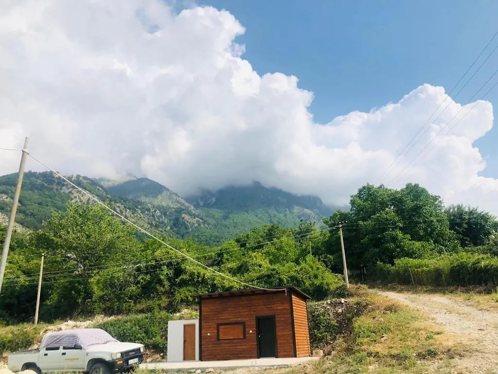 Lodge Guest House Qafe Dardha - Tomorr National Park Qafe Dardhe Albania